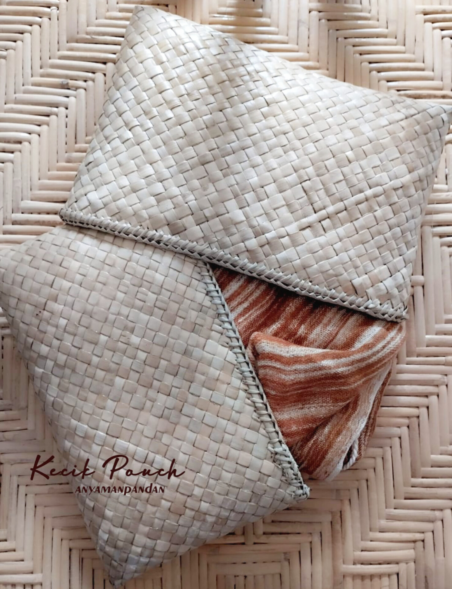 Accesories ( Shawl Pouch Anyam )_